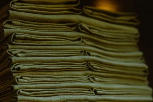 difference between embossed and plain napkins